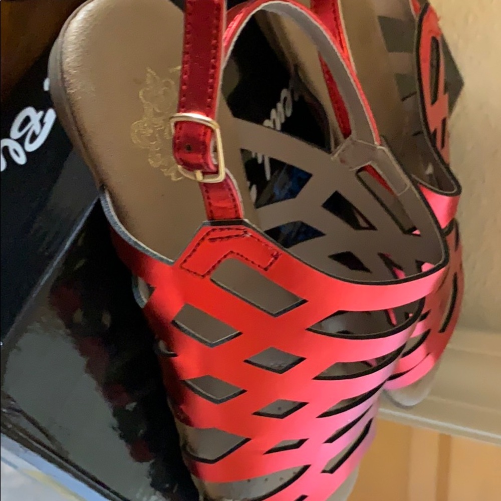 Red metallic Sandals - Picture 2 of 4